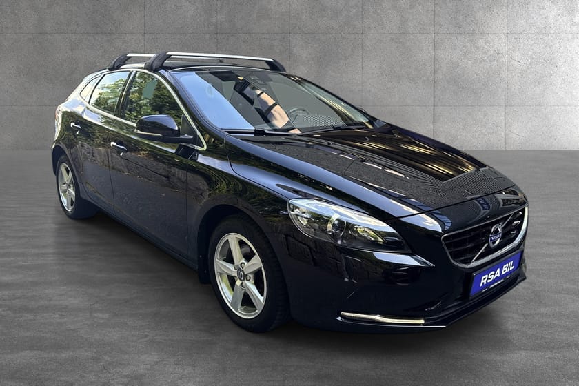 Bilde 3 av Volvo V40 T2 122HK MOMENTUM/KROK/R.KAMERA/NYREGREIM/DAB++