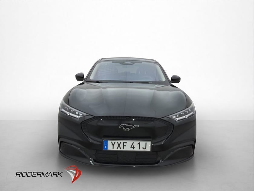 Bild 3 av Ford Mustang Mach-E Long Range 294hk Pano 360° Navi Kamera
