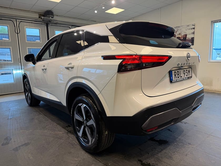Bild 3 av Nissan Qashqai 1.3 DIG-T XTRONIC-CVT 360kam Stora skärmarna M-värmare