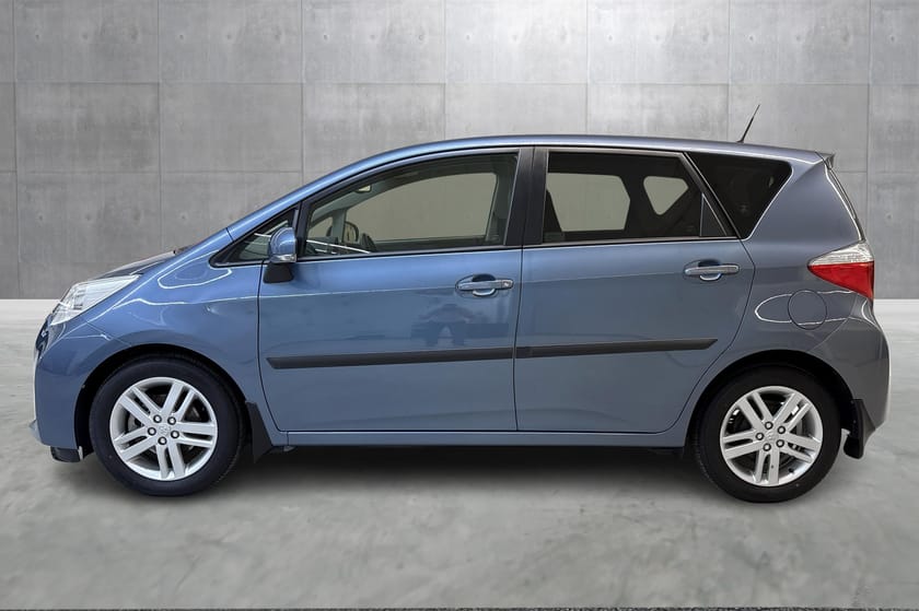 Bilde 2 av Toyota Verso-S 1.3l, Bensin, LAV KM!, Meget pen, Panorama