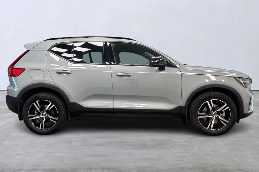 Bild 3 av Volvo XC40 B3 FWD Bensin Plus Dark