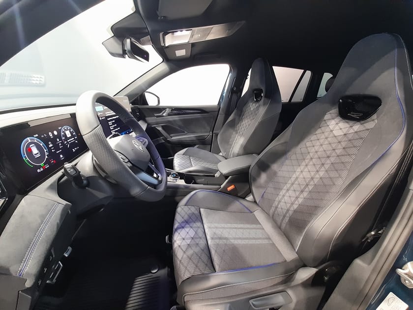 Bild 4 av Volkswagen Tiguan eHybrid R-LINE 272 HK DSG6