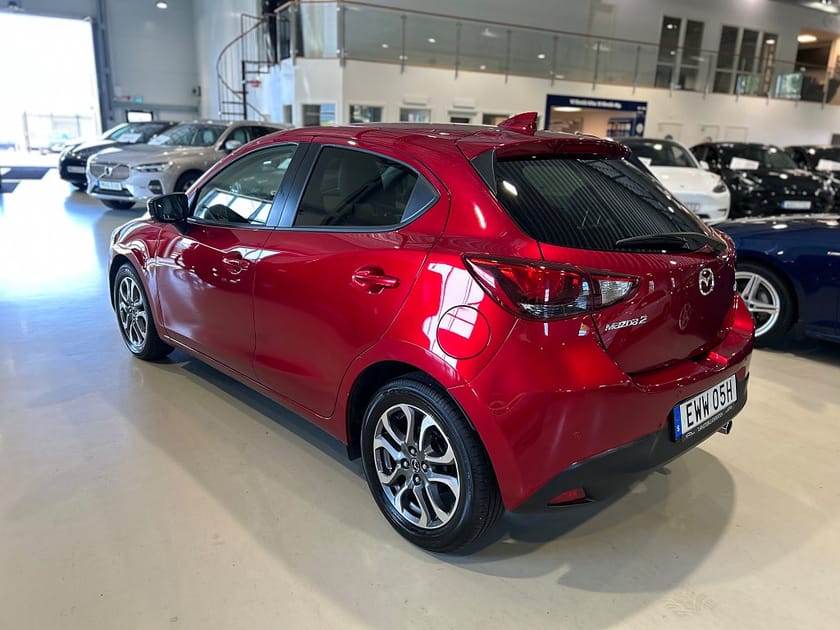 Bild 4 av Mazda 2 5-dörrar 1.5 SKYACTIV-G Optimum / HUD / En brukare