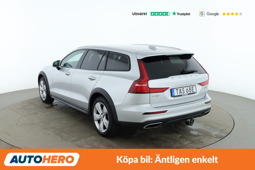 Bild 3 av Volvo V60 Cross Country Momentum AWD / VOC, BLIS, Dragkrok, Värmare