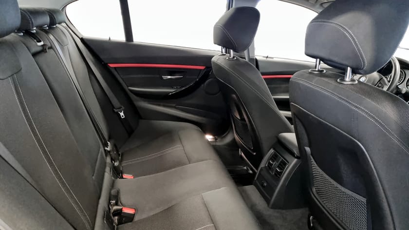 Bild 5 av BMW 320d Sedan F30 Sportline Sportstolar Drag
