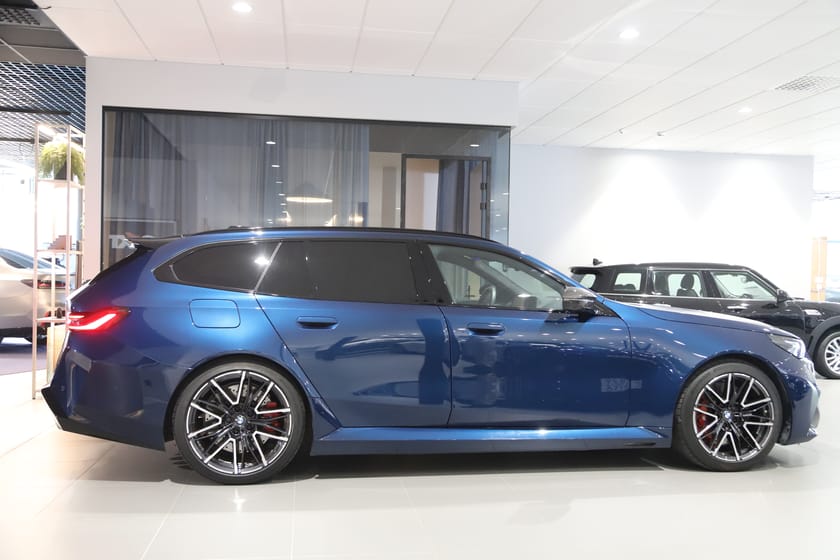 Bild 3 av BMW M5 Touring Individualfärg / Panormama