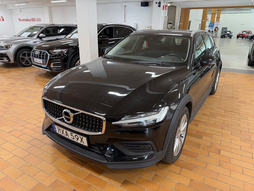 Bild 1 av Volvo V60 Cross Country D4 AWD Geartronic SE II Drag 2,99% Ränta