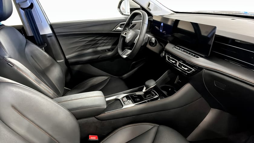 Bild 3 av MG HS PHEV Luxury 307hk Automat