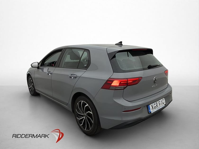 Bild 5 av Volkswagen Golf 1.5 eTSI 150hk Kamera Navi Ambient CarPlay