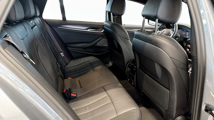 Bild 5 av BMW 530e xDrive Touring M-Sport Rattvärme H/K Drag