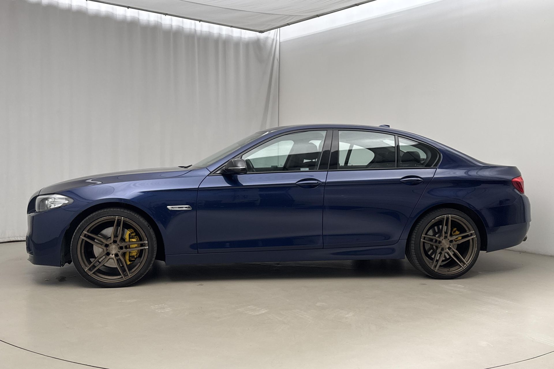 BMW 528 i Sedan 2016, bild 2/10