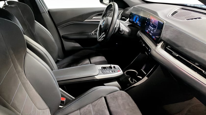 Bild 3 av BMW X1 xDrive25e H/K- Ljud, M sport, Rattvärme