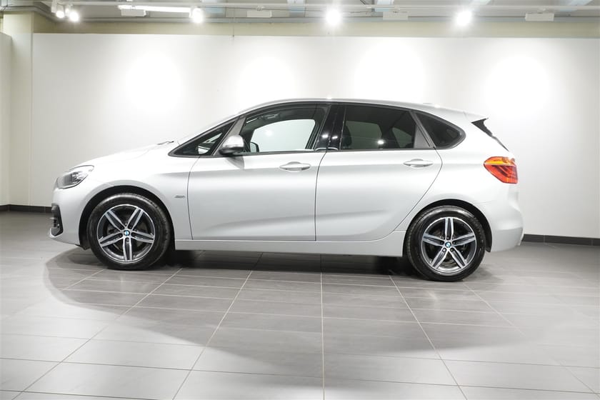 Bild 4 av BMW 220d xDrive Active Tourer Sport Line Drag Navi HiFi LED
