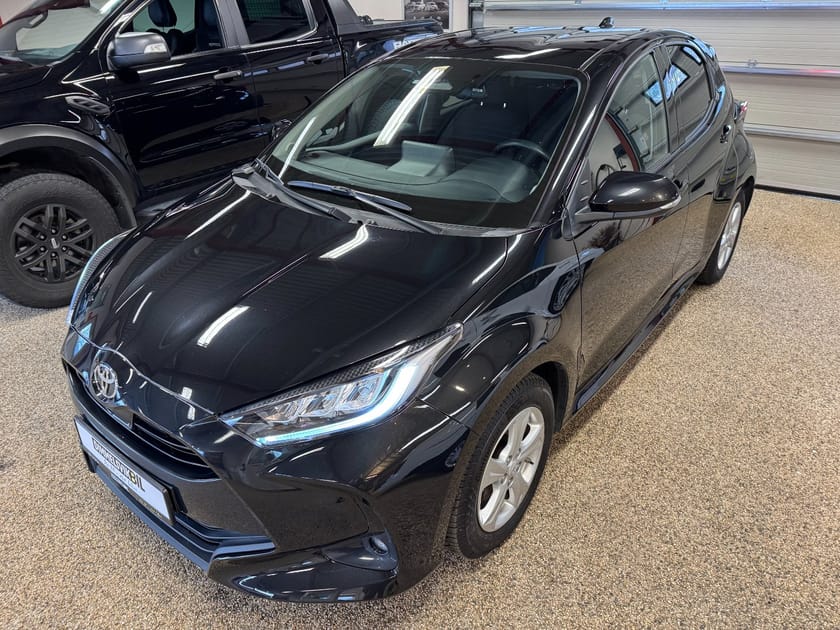 Bilde 2 av Toyota Yaris Hybrid 115