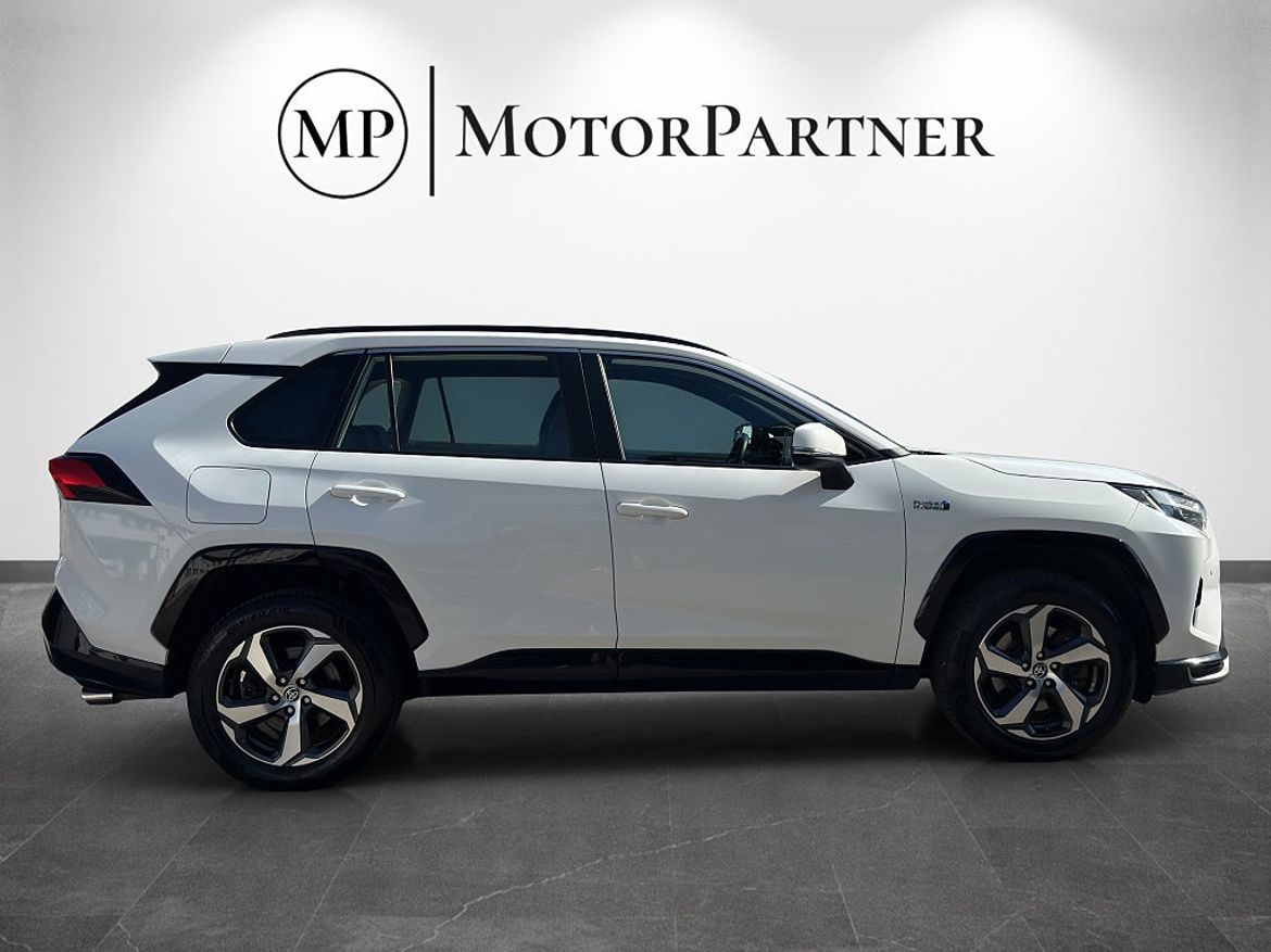 Toyota RAV4 Plug-in Hybrid, bild 8 av 22
