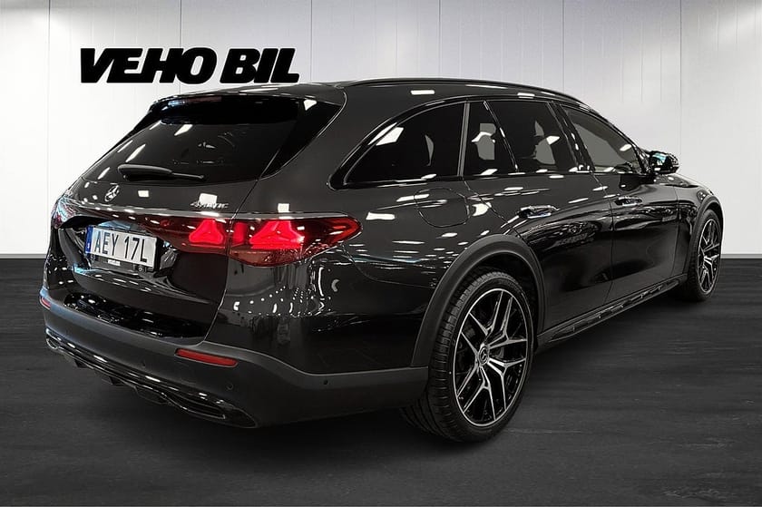 Bild 3 av Mercedes-Benz E 300 de 4MATIC All-Terrain Luftfjädring, Burmester Drag