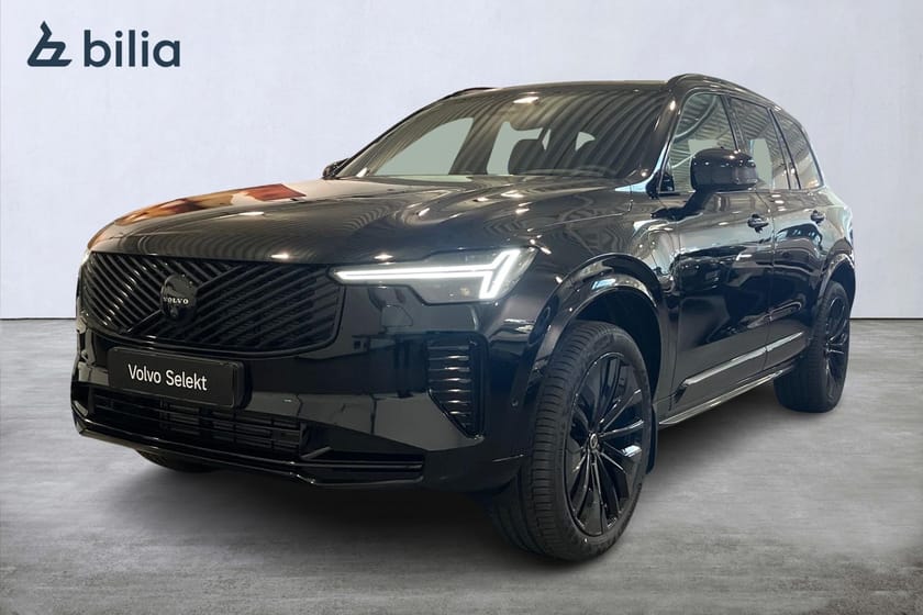 Bild 1 av Volvo XC90 T8 Ultra Black Edition Mörkt tonade rutor 5 st Ryggmassage framstolar Bowers&Wilkins Aktiv Chassi Luftfjädring Dragkrok halvautomatisk
