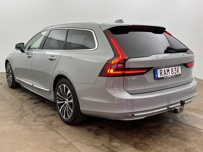 Bild 4 av Volvo V90 Recharge T6 AWD 350hk Core Kamera Drag Navi