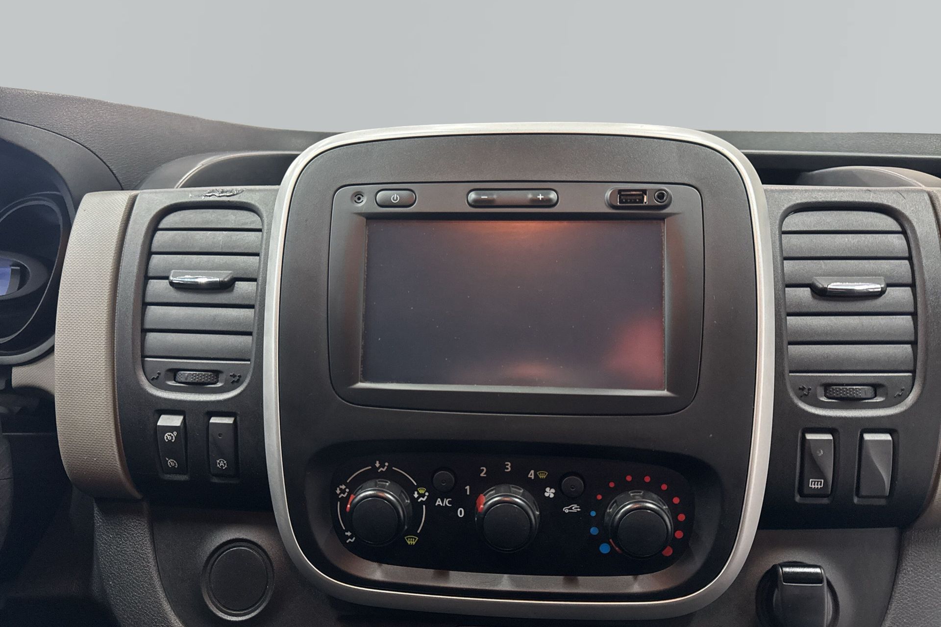Renault Trafic 2018, photo 6/10