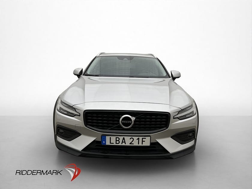 Bild 2 av Volvo V60 Cross Country B4 AWD VOC D-Värm H/K Kamera Skinn