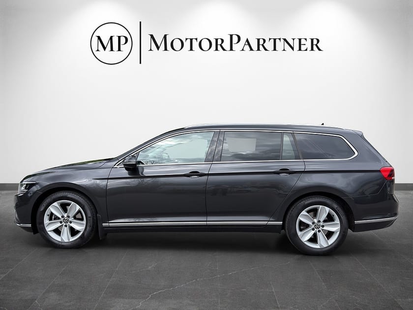 Bild 4 av Volkswagen Passat Sportscombi 2.0 TDI 4Motion Cockpit Kamera Värmare Drag