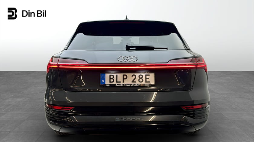 Bild 5 av Audi Q8 50 e-tron quattro quattro/Backkamera/Drag/20"/Elstolar