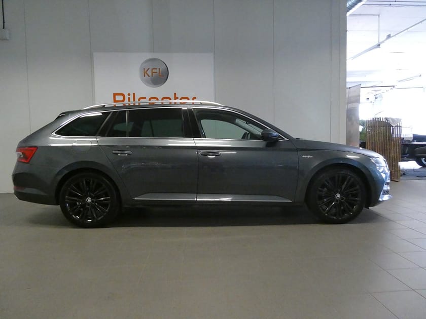 Bild 5 av Škoda Superb iV Kombi Skoda 1.4 TSI L&K-Skinn-Kam-Navi-Värmare-CockPit-Drag-SoV