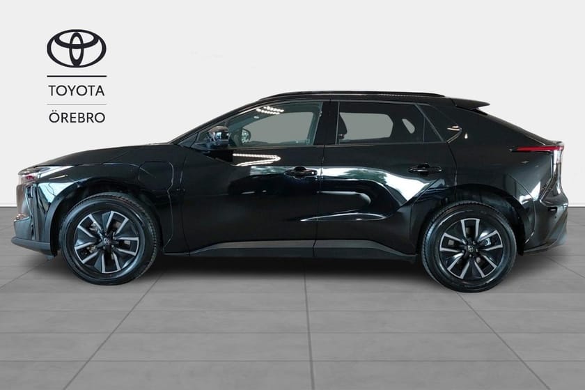 Bild 2 av Toyota bZ4X Executive AWD 73,1 kWh 360-kamera V-hjul