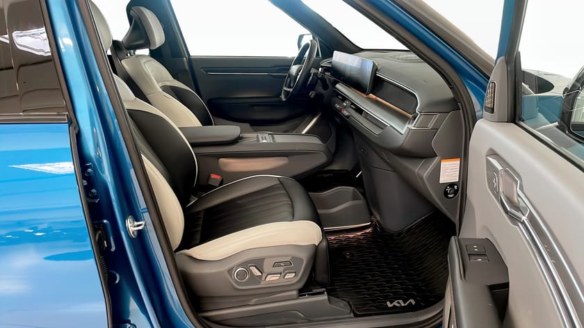 Bild 3 av Kia EV9 AWD GT-Line 385Hk / 7sits / 360° / HUD / Pano