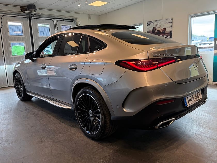 Bild 3 av Mercedes-Benz GLC 300 d e Coupé 4MATIC AMG HUD Pano Drag Burmester SE UTR