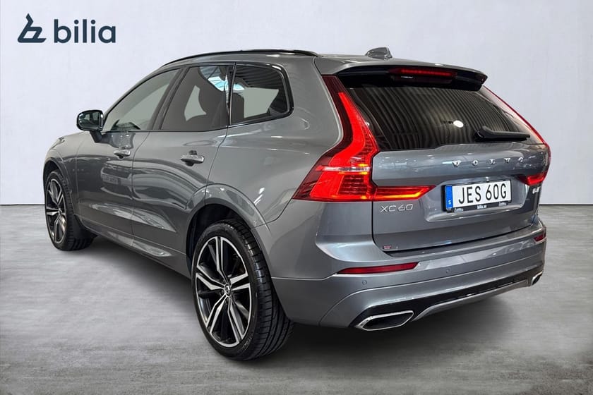 Bild 2 av Volvo XC60 B4 AWD Diesel R-Design Dragkrok Head Up Display 360-kamera Panoramaglastak Tonade rutor