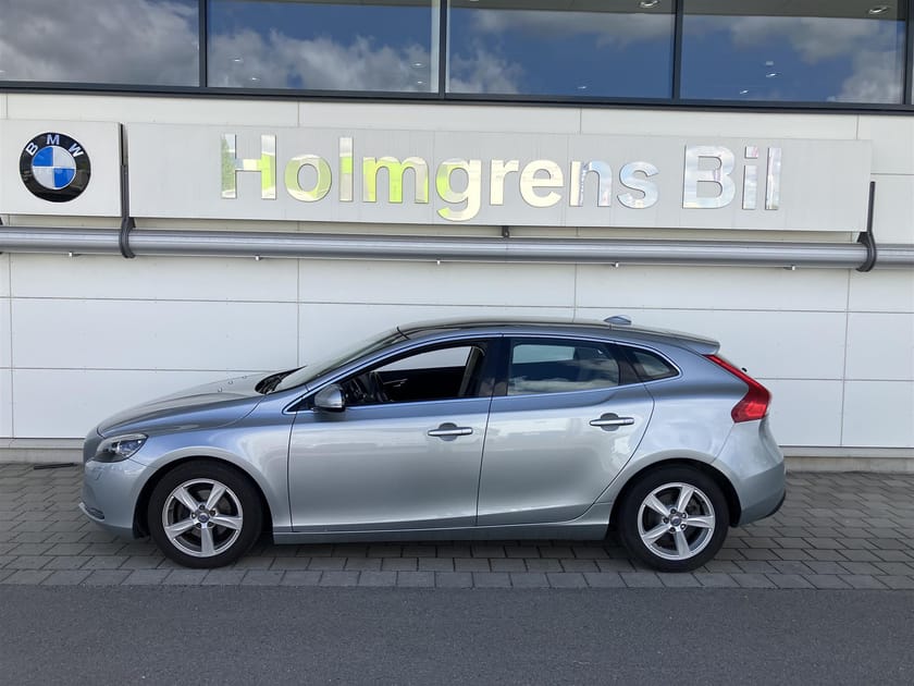 Bild 3 av Volvo V40 D2 Momentum Panorama Kamera Drag Värmare