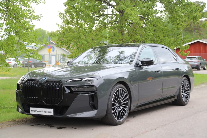 Bild 1 av BMW M760e xDrive M Sport / TV / Sky Lounge / Nypris 1750"