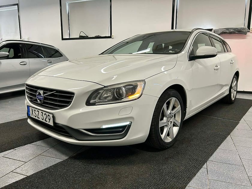 Bild 1 av Volvo V60 D2 Momentum 115 hk Euro 5 Välservad