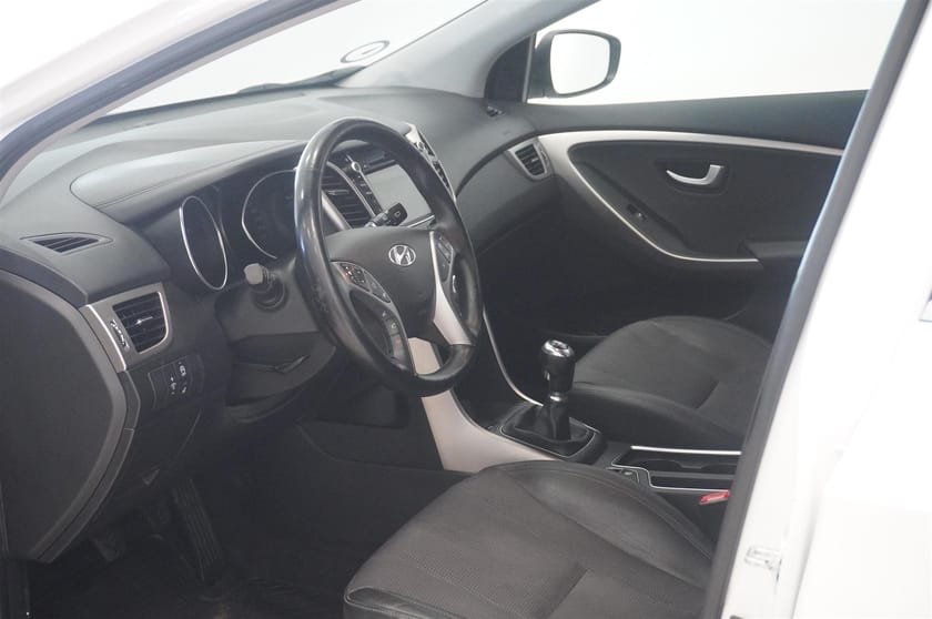Bild 2 av Hyundai i30 CRDi Premium 136hk Pano