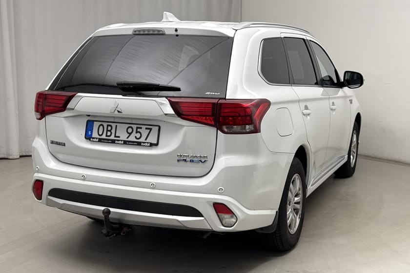 Bild 3 av Mitsubishi Outlander PHEV 2.0 Plug-in Hybrid 4WD (203hk) Dragkrok