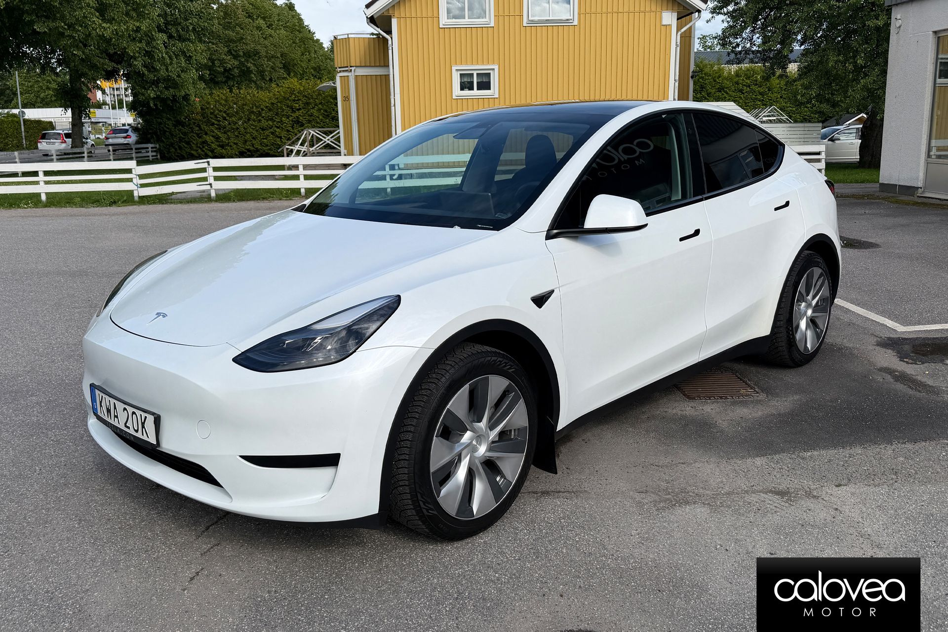 Tesla Model Y Standard Range RWD 2023, kuva 6/10