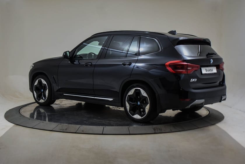 Bilde 3 av BMW iX3 Fully Charged