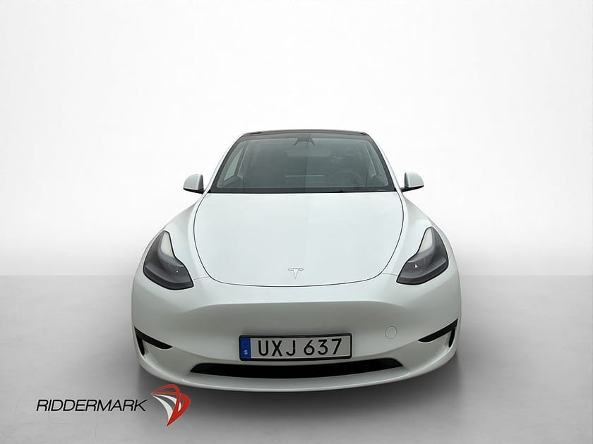 Bild 3 av Tesla Model Y Standard Range RWD Pano En-Brukare MOMS