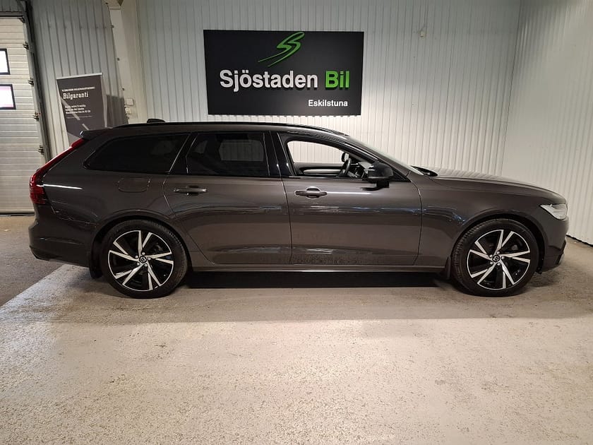 Bild 4 av Volvo V90 Recharge T6 350 18,8 kWh AWD/PLUS DARK/Drag/Värm/Navi