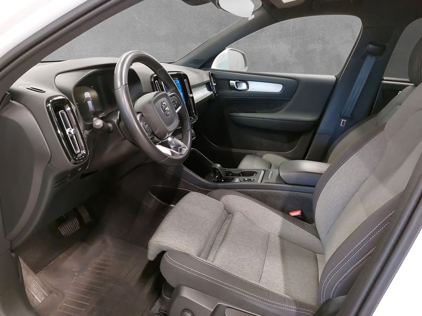 Bild 2 av Volvo XC40 B4 FWD Bensin Core SE II