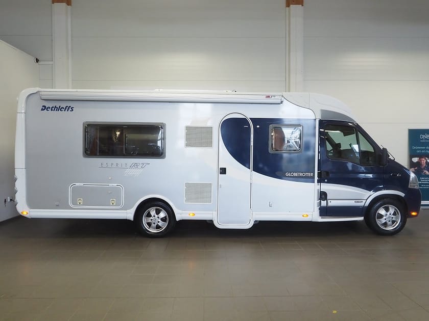 Bild 3 av Renault Master Conversion Chassi Platform Dethleffs Globetrotter Esprit RT Alde Markis Cykelställ Låga långbäddar 3500kg