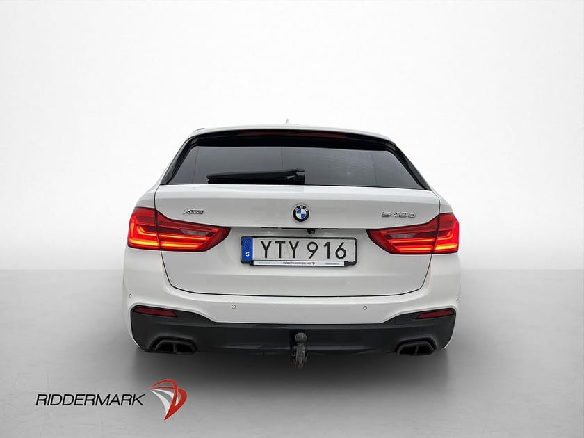 Bild 4 av BMW 540d xDrive Touring 540 Innovation H/K Pano D-Värm 360°  HuD Skinn