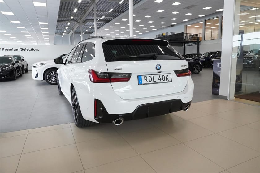 Bild 4 av BMW 330e xDrive Touring M-Sport Active Edition Aktiv Fart
