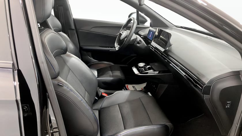 Bild 3 av MG 4 Electric Long Range Luxury 360° Navi Carplay Värmare 62 kWh