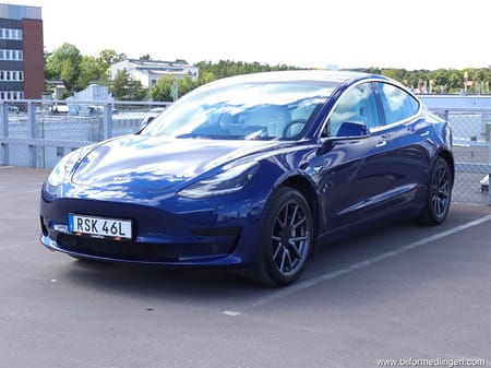 Tesla Model 3 Standard Range Plus 325hk S/V-hjul