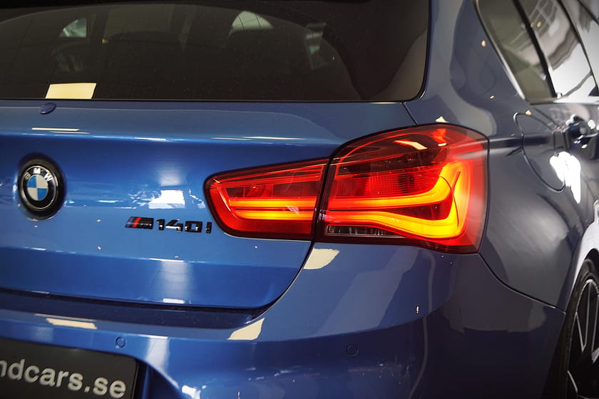 Bild 4 av BMW M140i 5-dörrars Milltek CarPlay Navi
