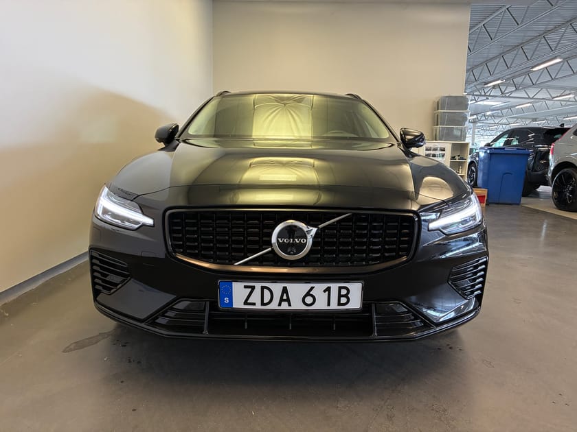 Bild 2 av Volvo V60 T8 Plus Dark Nordic Edition