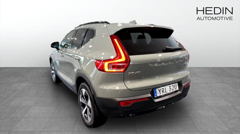 Bild 4 av Volvo XC40 B4 DCT Plus Dark / Dragkrok