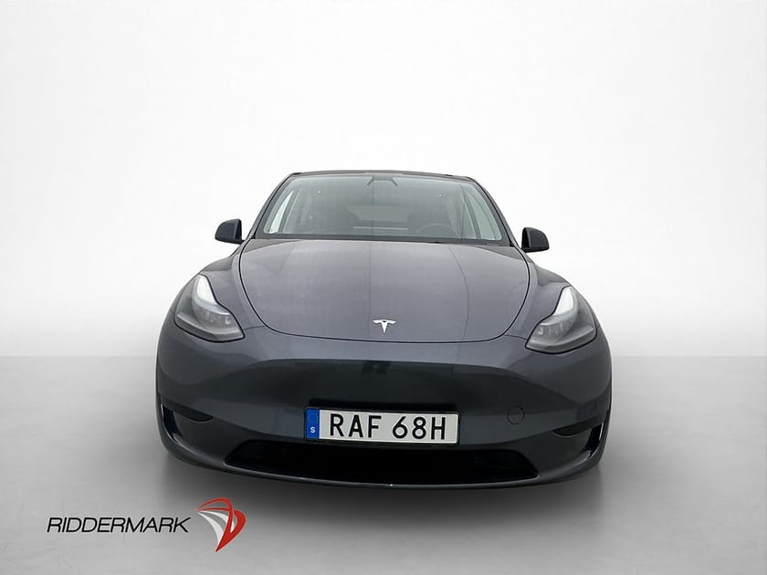 Bild 3 av Tesla Model Y Standard Range RWD Svensksåld Panorama Drag